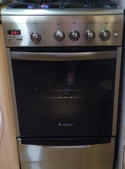 Компактная газовая плита от компании GEFEST Габариты : 50×57×85см