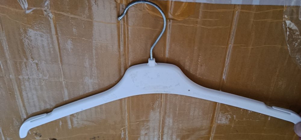 Продам вешалки недорого!!!