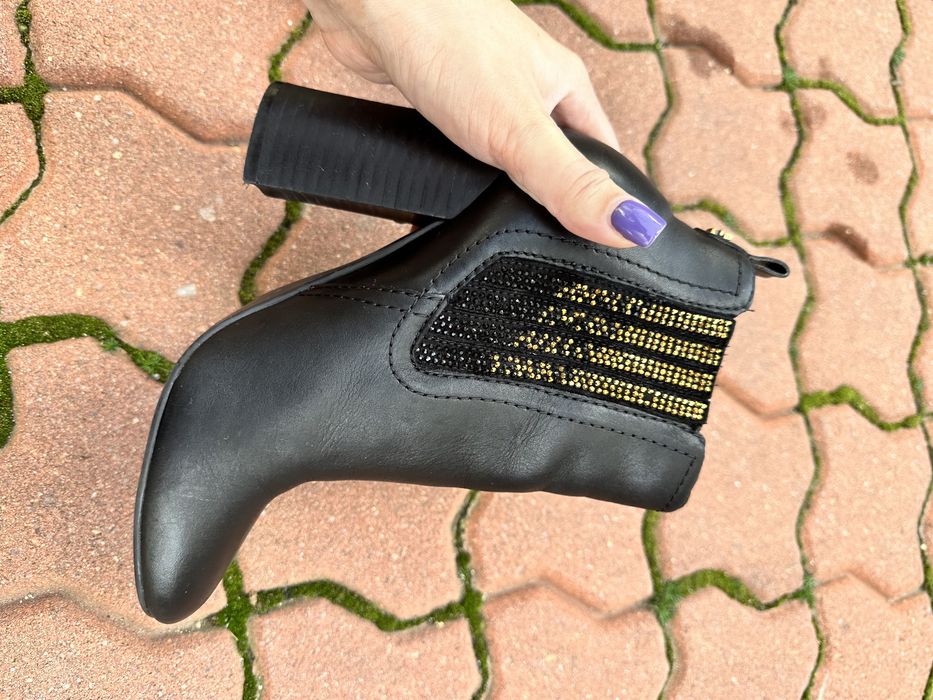 Botine Guess cu pietricele