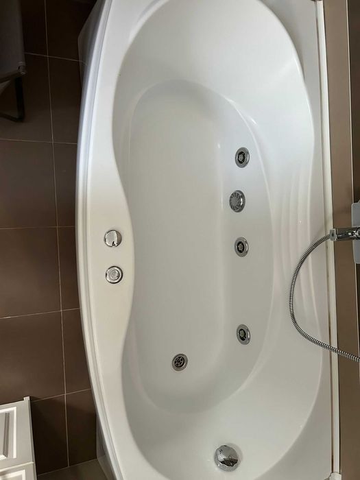 Cada baie cu hidromasaj Martplast