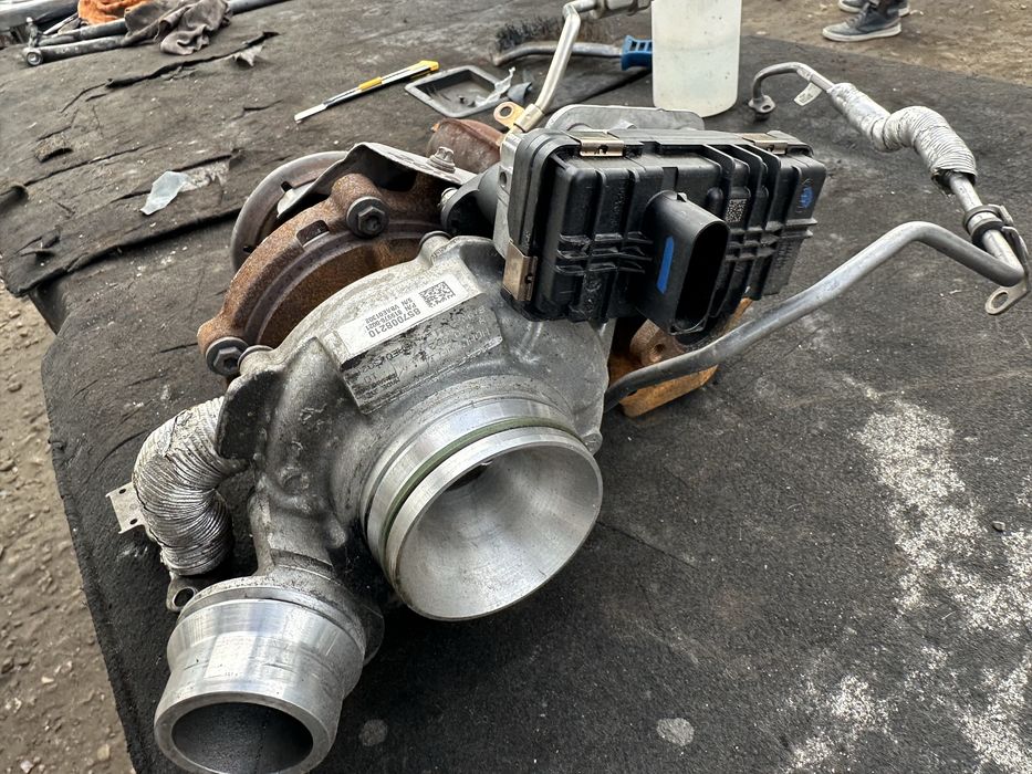 Турбо компресор турбина B47 D20 A 8570082 F серия BMW f30 f20 f22