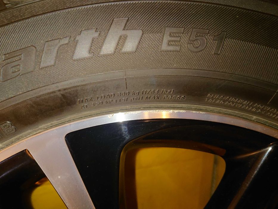 Anvelope vara YOKOHAMA BluEarth E51 225 60 R18