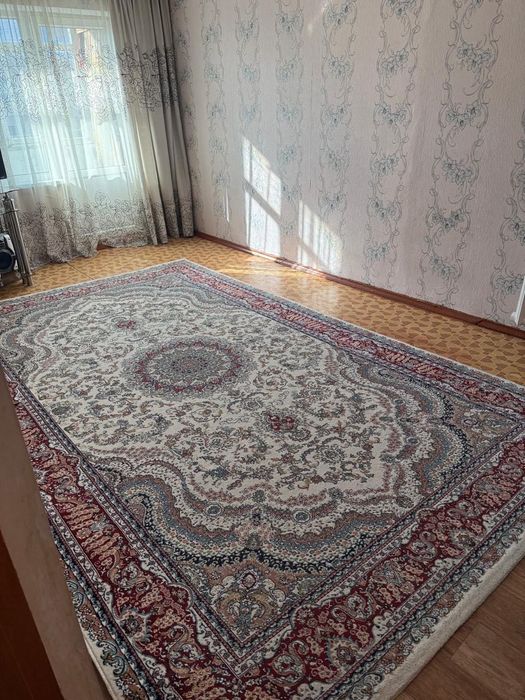 Продам ковер в отличном состоянии
