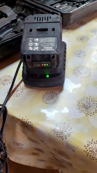 Bormasina brushless cu percuție 18v Li-Ion