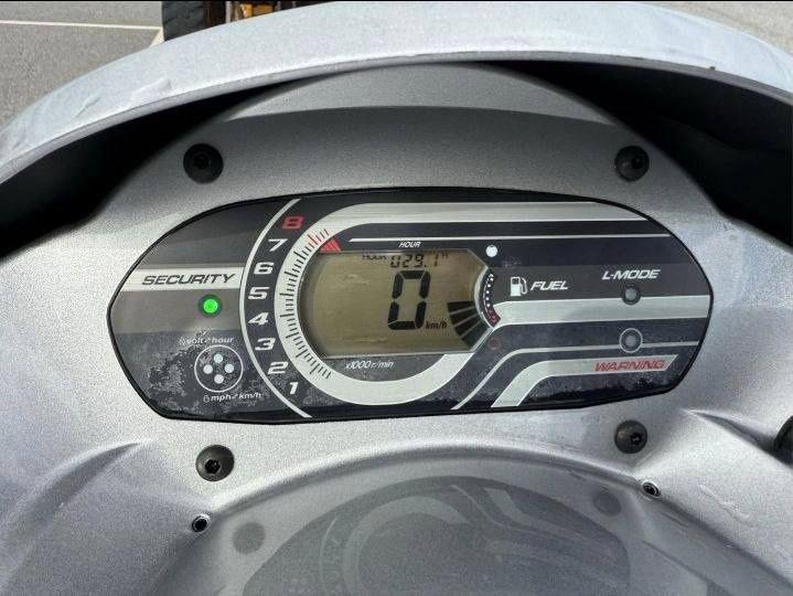 Gidrosikl yamaha  1.8 atmasferni  sukutir srochna sotiladi