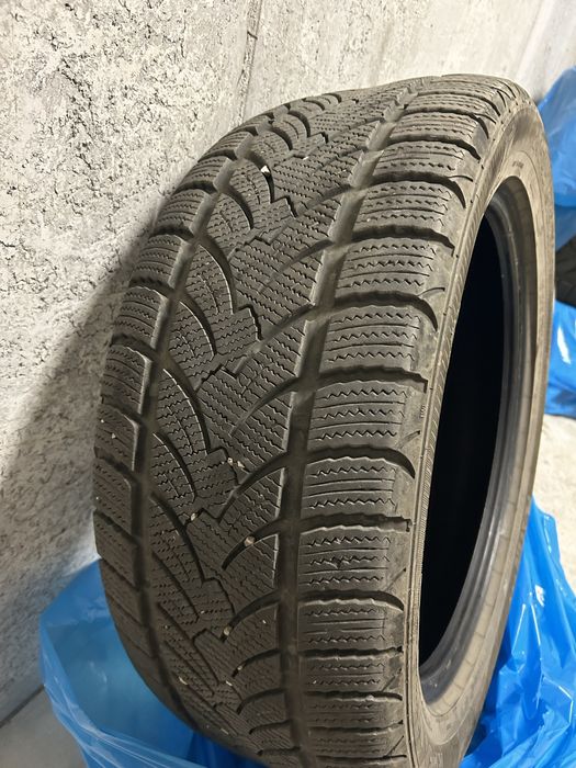 Гумa 245/45/18 Platin зимнa