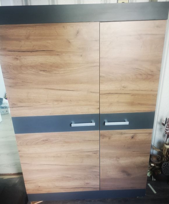 3 броя шкафове за хол