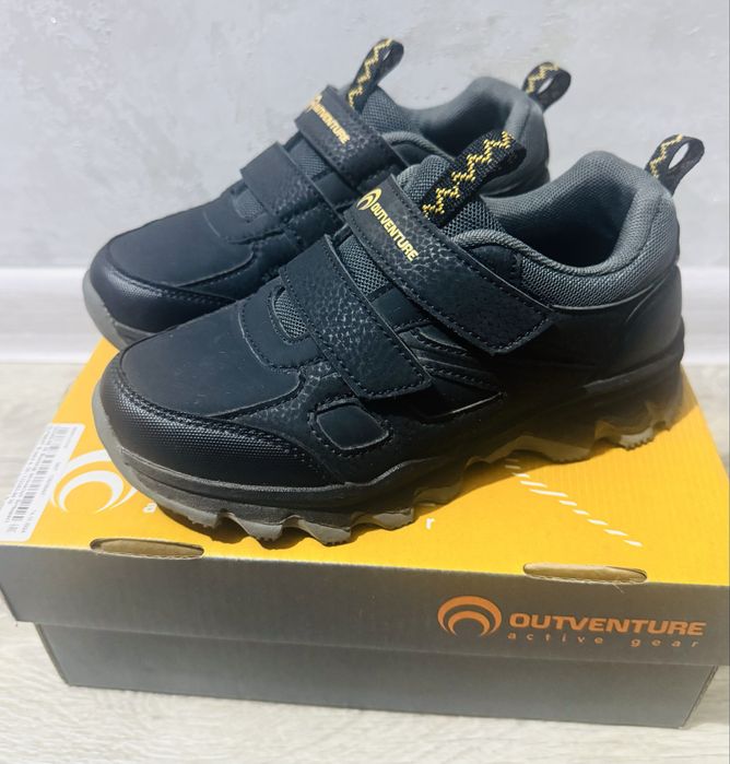 Кроссовки новые Outventure