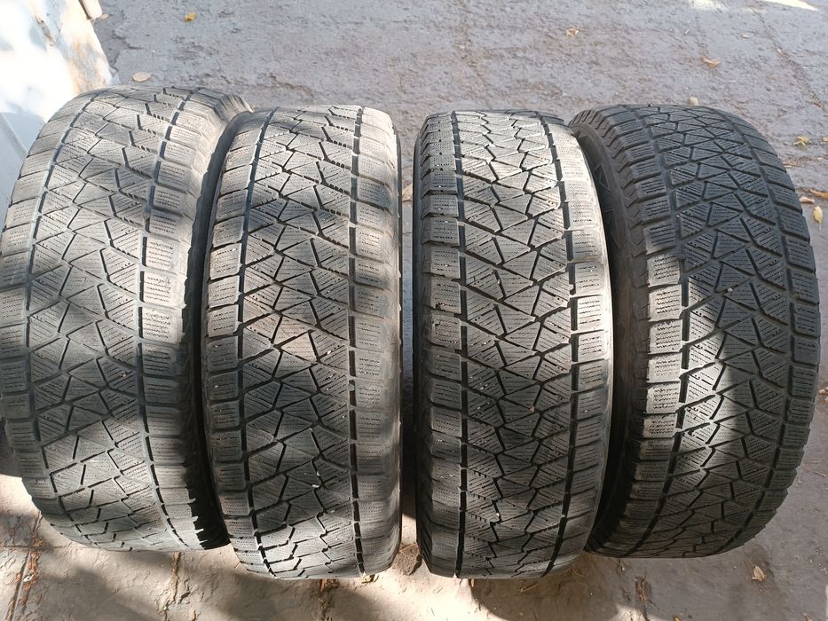 Продам комплект шин 225/65r17