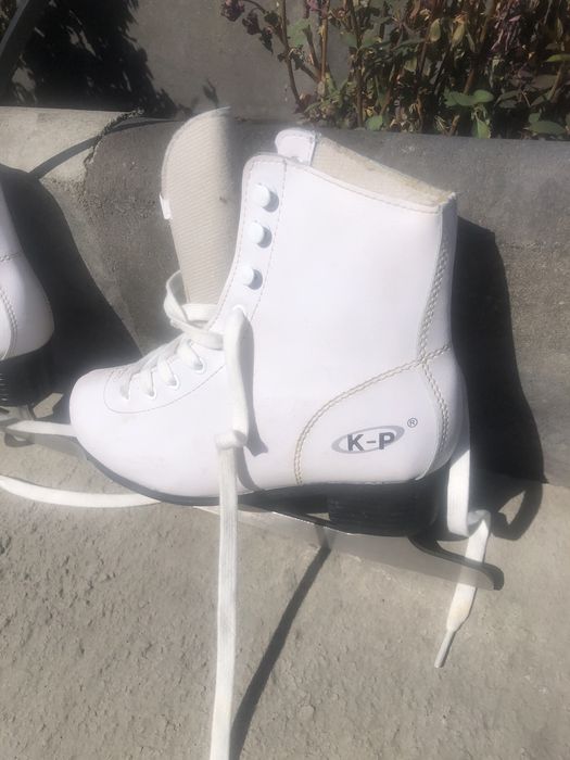 Коньки для девочки новые