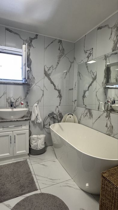 Apartament cu 3  camere de vanzare Radauti