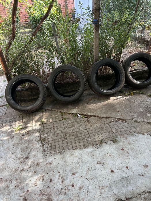 Продавам 4 броя зимни гуми