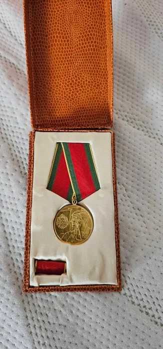 medalii  epoca comunista diverse modele