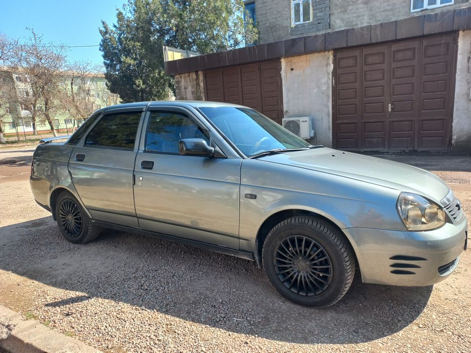 Лада приора 1.6 седан