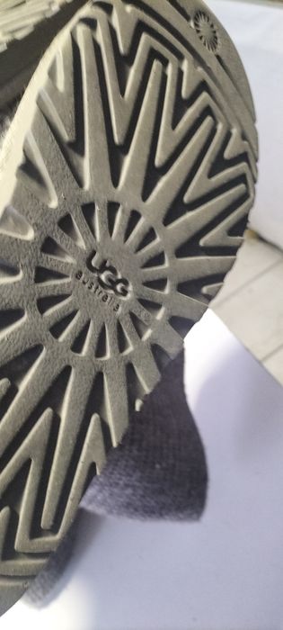 UGG damă măr 41 .