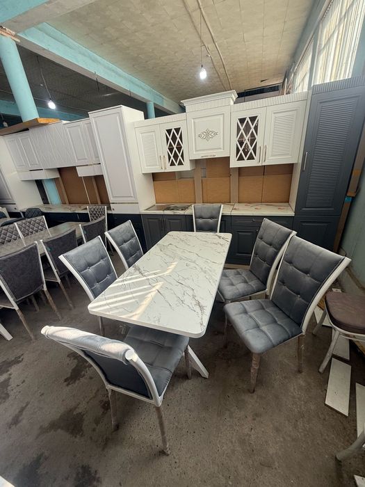 Кухонный стол +стулья