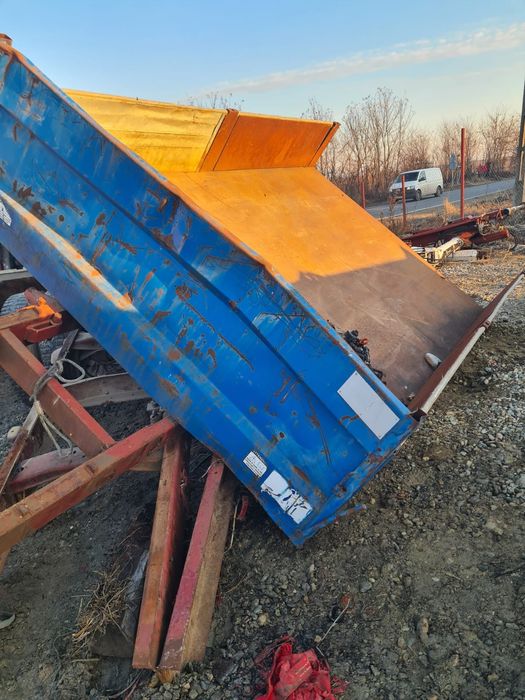 Bena basculabila iveco