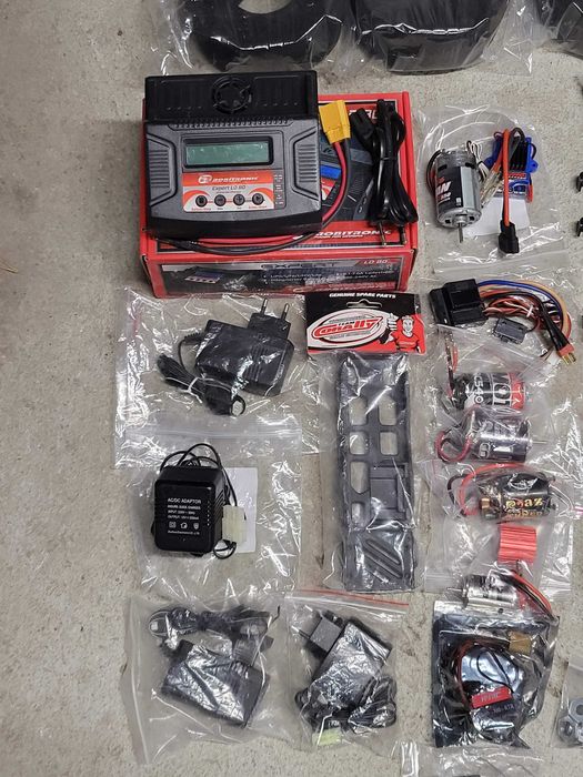 RC части и купета, зарядно, контролер, подложки, носачи и други