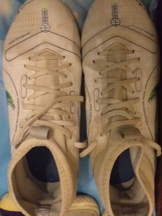 Vănd adidași mărimi diferite .