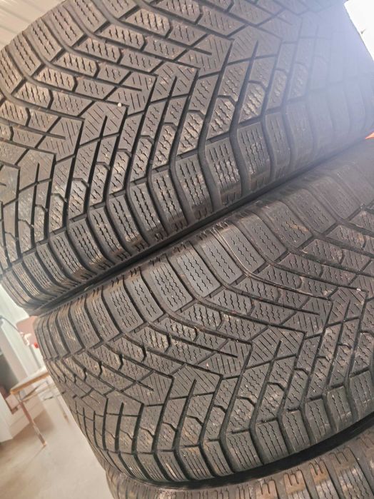4бр.зимни гуми 275/40/21 Pirelli
