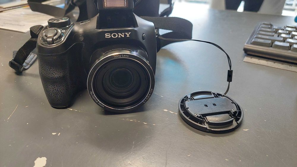 Sony Cyber-shot DSC-H200