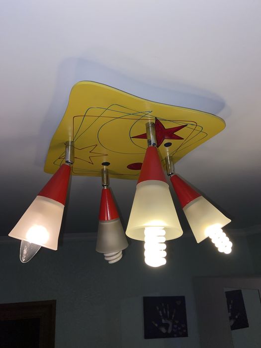 Продаю Люстры 3 шт