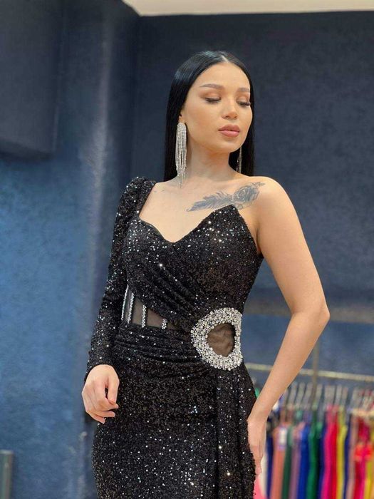 Чисто нови рокли