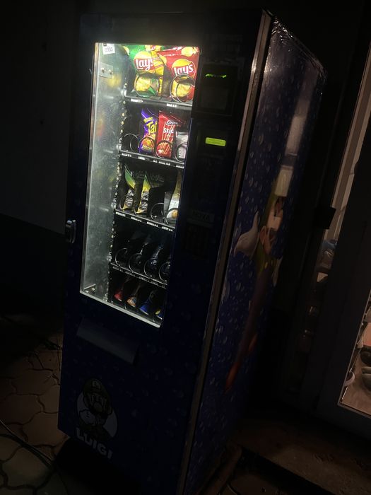 Vand /schimb  tonomat dulciuri…