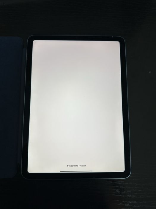 iPad Air 5 256GB перфектно състояние с проблем