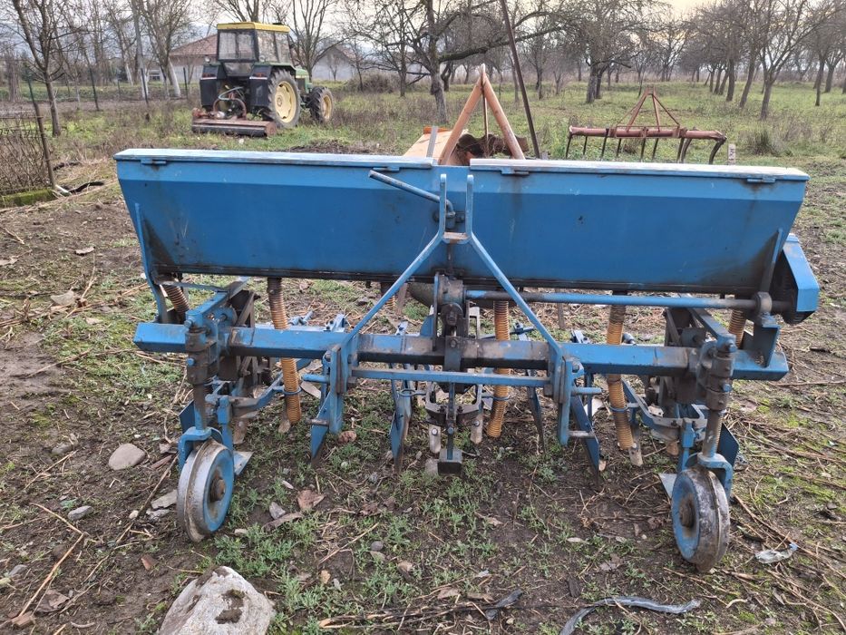 Prasitoare porumb pe 3 rânduri