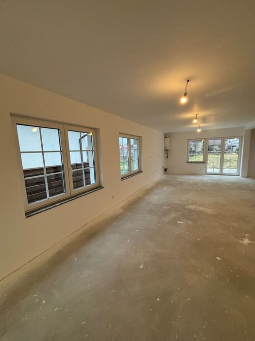 Casa de vânzare în Mocira 
Se oferă spre vânzare casă semifinisată, cu