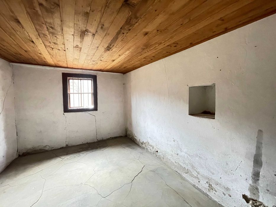 Продава се къща - с.Гарван