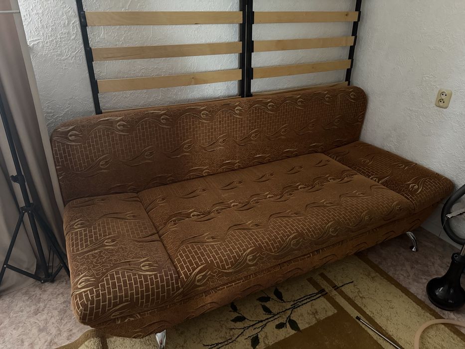 Продам диван (тахта)