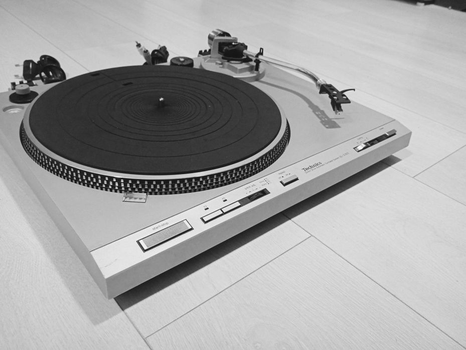 Pickup Technics SL D 303 in stare foarte buna