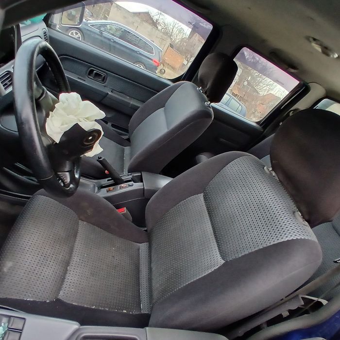 Nissan navara 2.5 133k.c