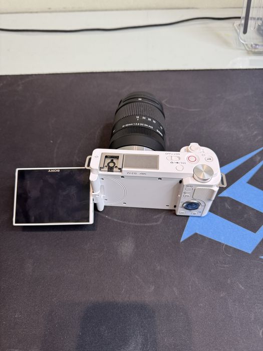 sony zv e10 + sigma 18-50 f2.8