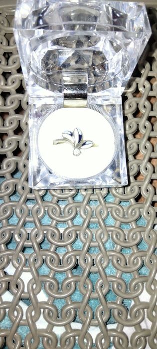 Продам кольцо. Серебро.