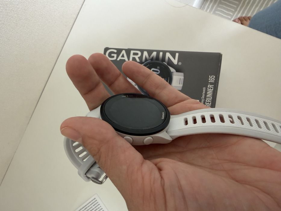 Продам garmin Смарт-часы Garmin Forerunner 165 белый