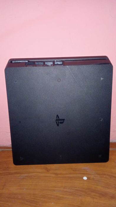 PlayStation Four(4) Slim