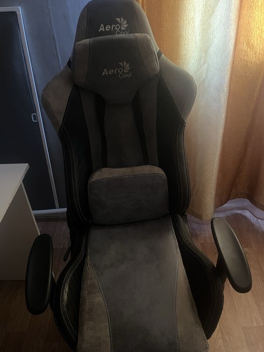 Продам игровое кресло Aero Cool