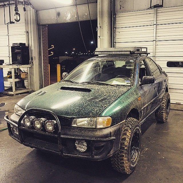 Субару Импреза полный привод механика левый руль