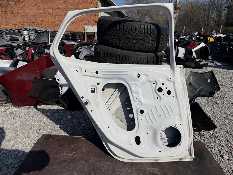 Врата Skoda Fabia 2016 год.-