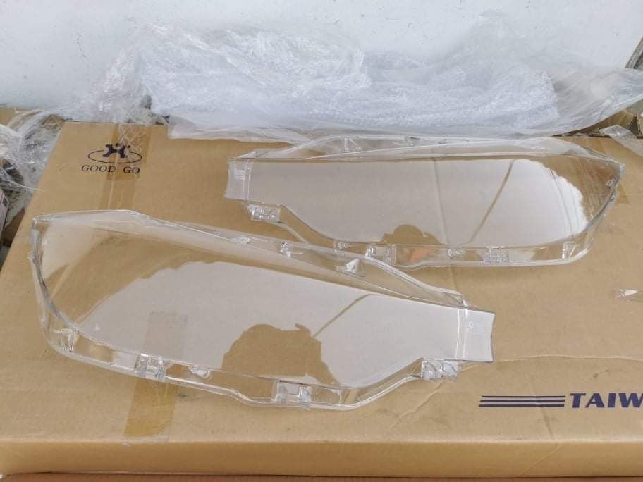 Sticle faruri BMW Seria 3 F30/ F31 intre 2011 - 2018