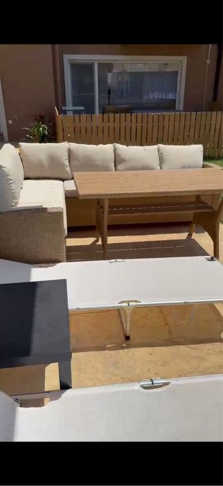 Set terasa cu umbrela inclusa