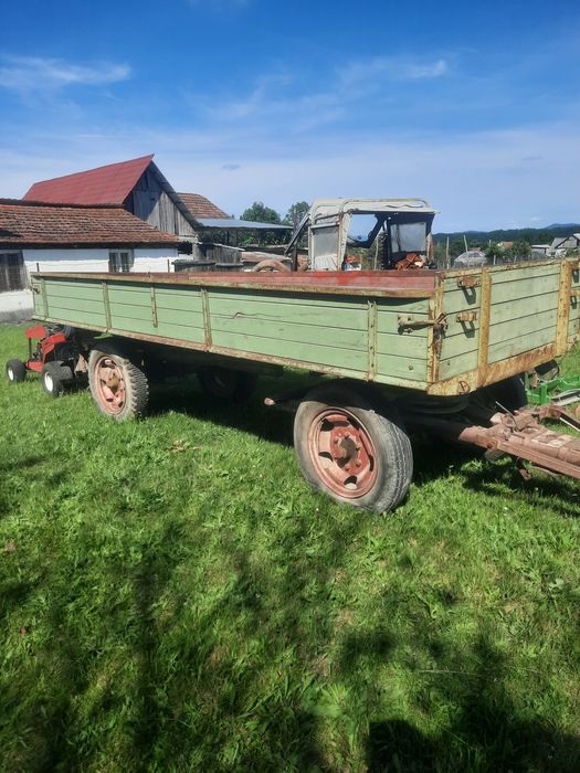 Vand remorca   cu 2 axe