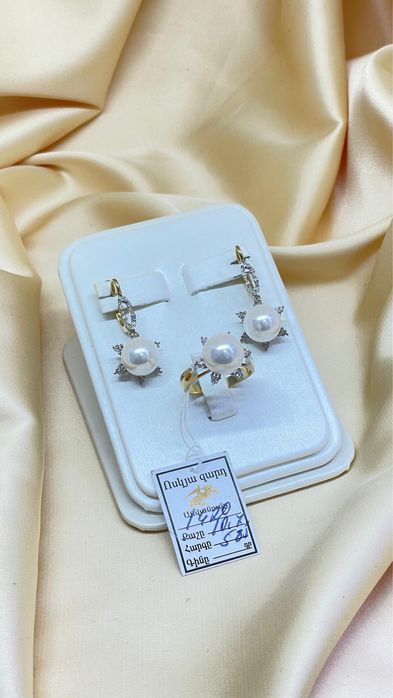 Продам золотые украшения