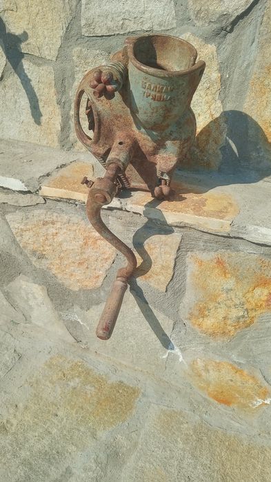 Вила за сено 3 и 4 рога.Сърпове.Роначка за царевица.