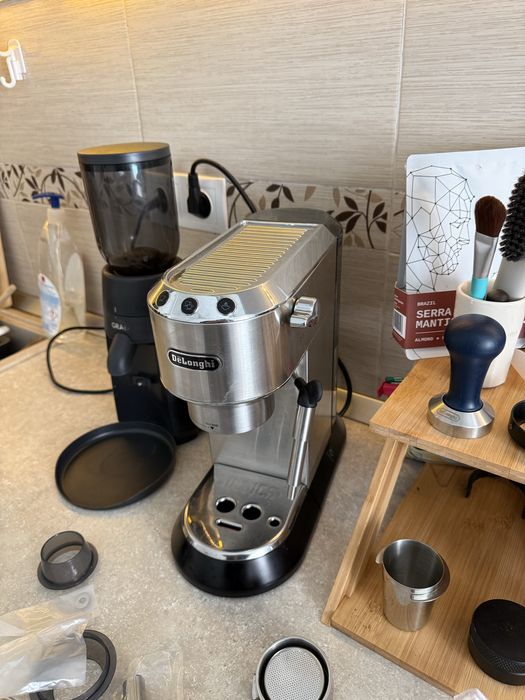 Set complet Espresso: DeLonghi Dedica + Rasnita Graef + Accesorii Premium
