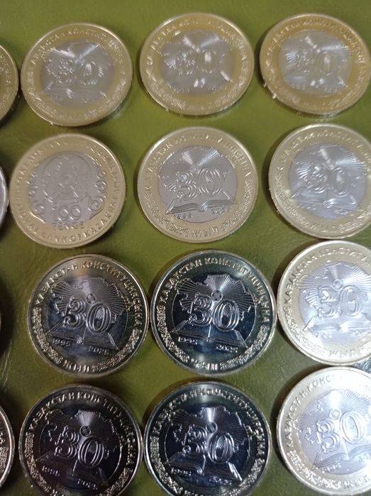 Продам монеты 80 лет победы