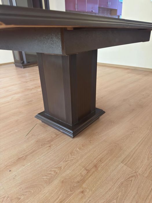 Дървена холна маса